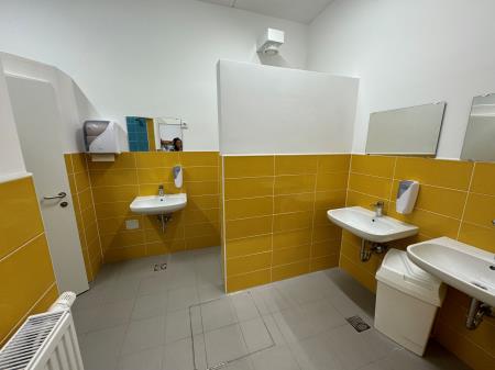 prenovljene garderobe in sanitarije